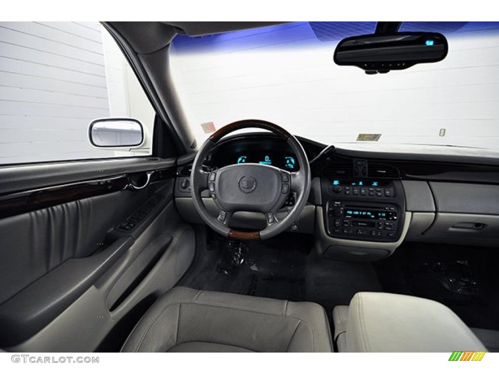 2005 Cadillac DeVille DHS Shale Dashboard Photo #38886349