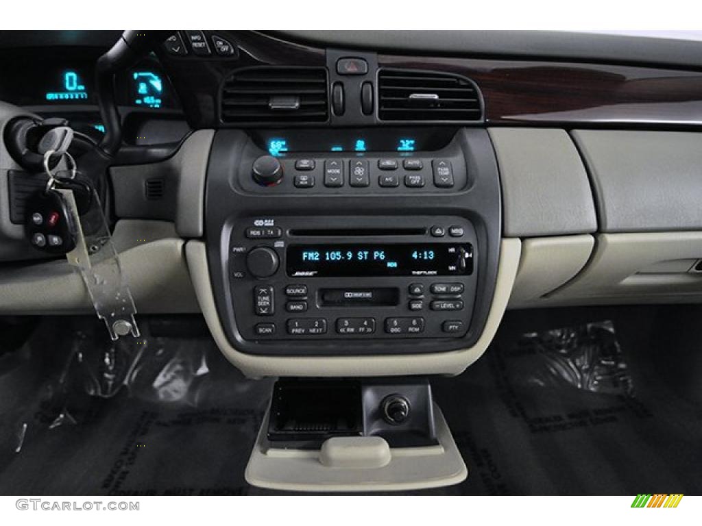 2005 Cadillac DeVille DHS Controls Photo #38886405