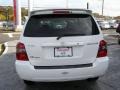 Super White - Highlander V6 4WD Photo No. 6
