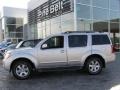 2008 Silver Lightning Nissan Pathfinder SE 4x4  photo #4