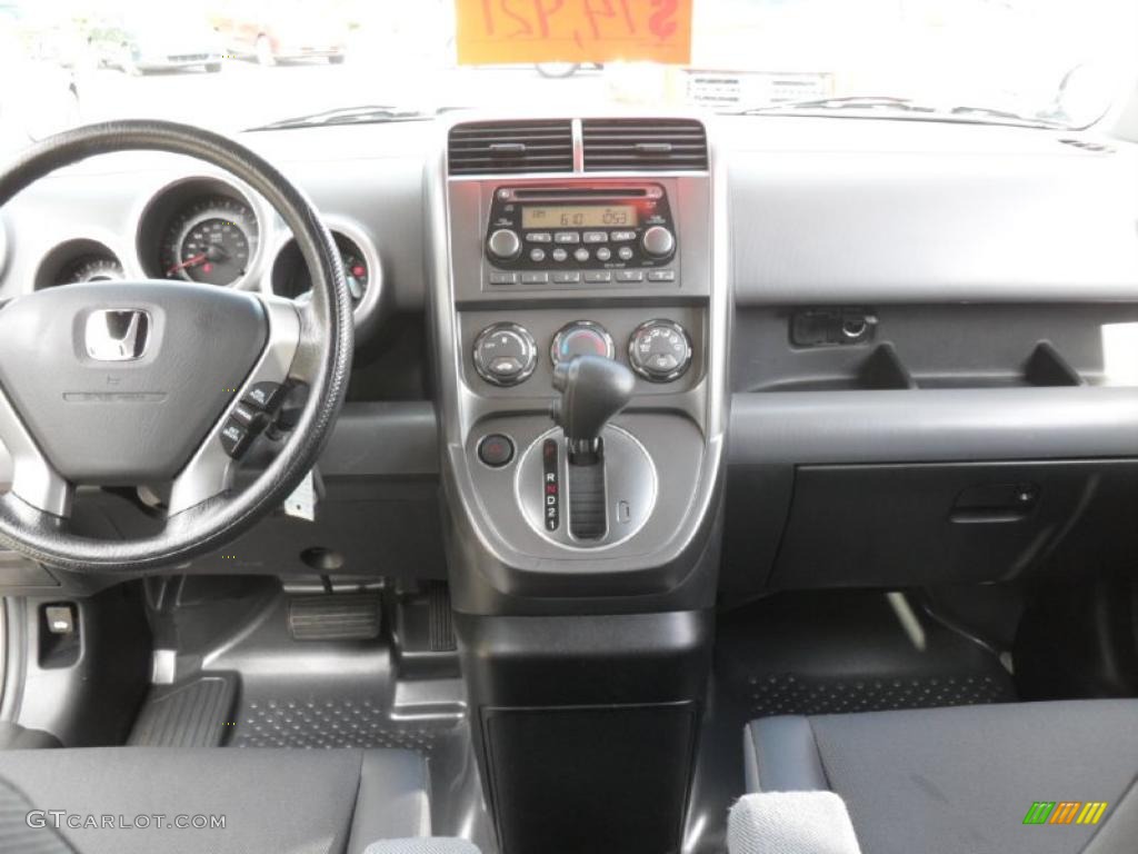 2004 Honda Element EX Black Dashboard Photo #38888574