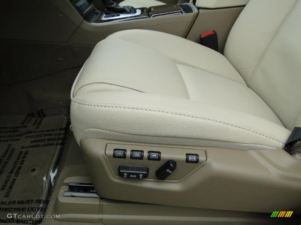 2011 Volvo XC90 3.2 Controls Photo #38890542