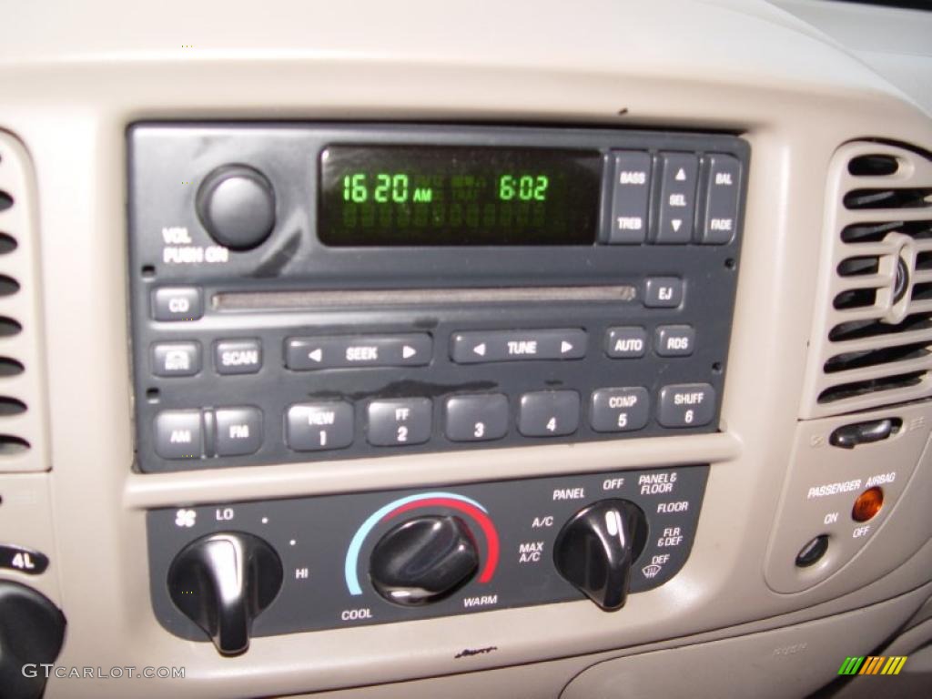 2001 Ford F150 XLT SuperCab 4x4 Controls Photo #38892678