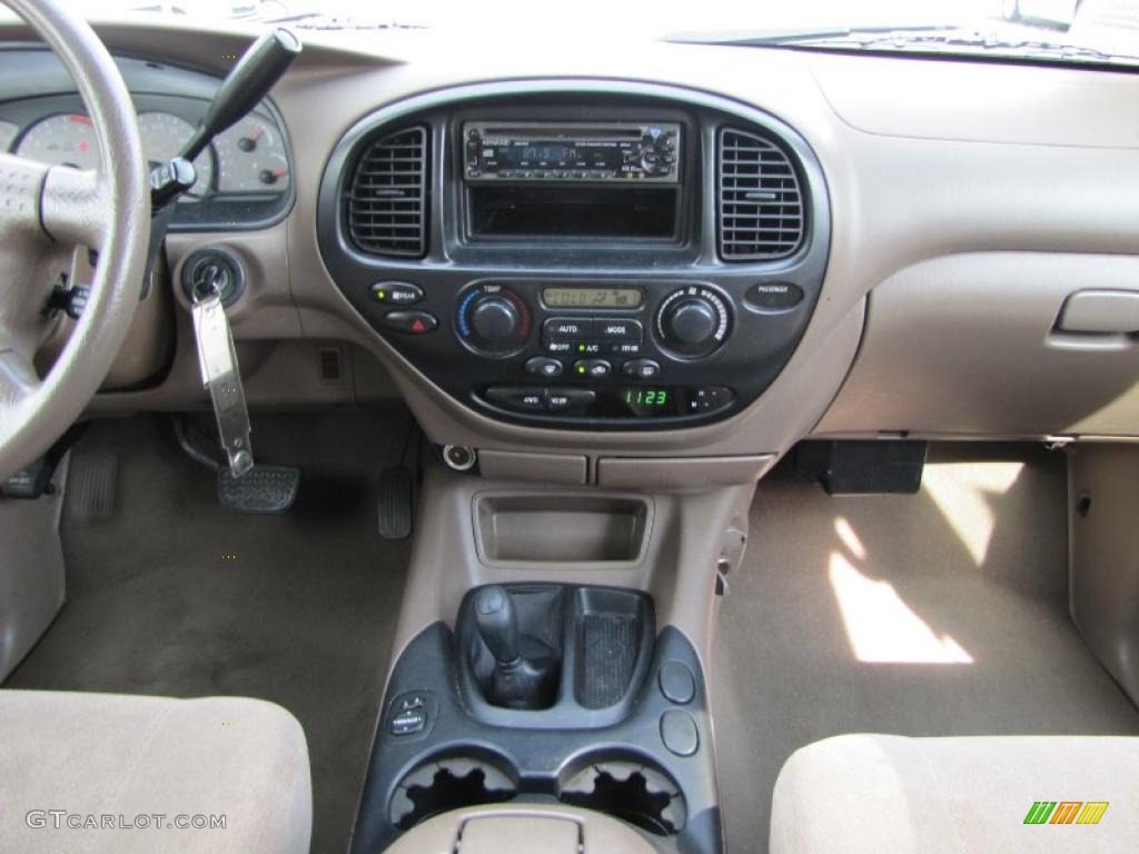 2001 Toyota Sequoia SR5 4x4 Controls Photo #38895062