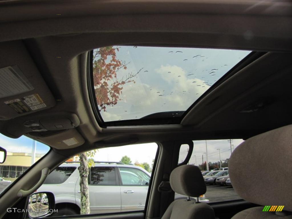 2001 Toyota Sequoia SR5 4x4 Sunroof Photos