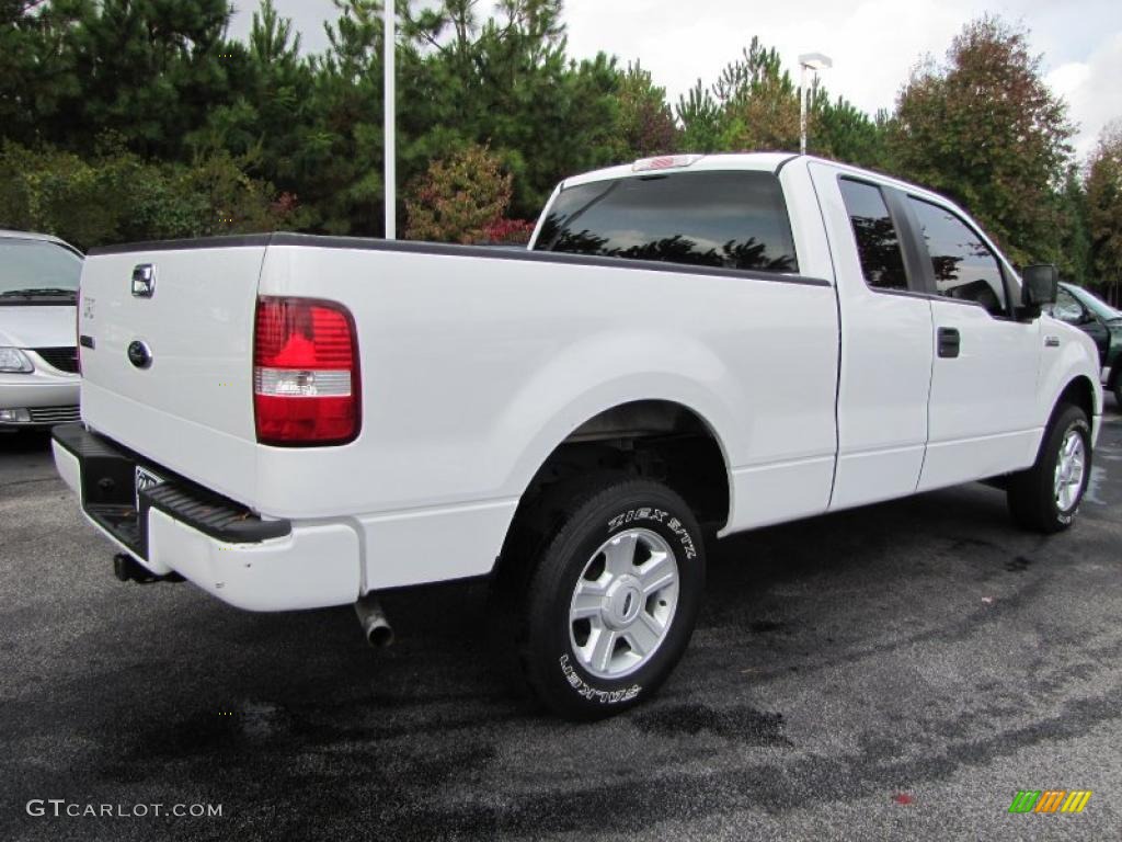2005 F150 STX SuperCab 4x4 - Oxford White / Medium Flint Grey photo #3