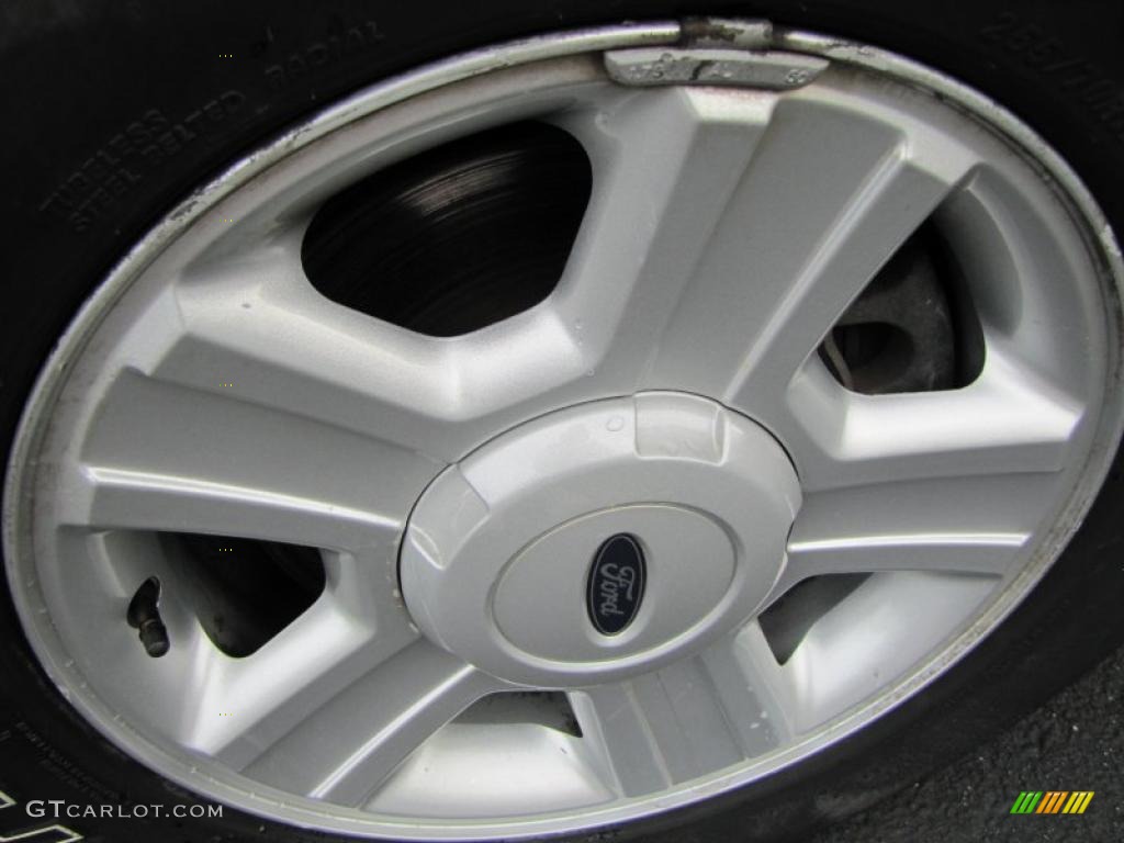 2005 F150 STX SuperCab 4x4 - Oxford White / Medium Flint Grey photo #5
