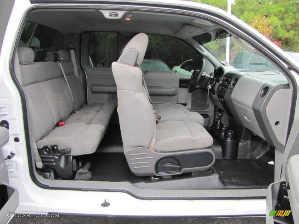 2005 F150 STX SuperCab 4x4 - Oxford White / Medium Flint Grey photo #9