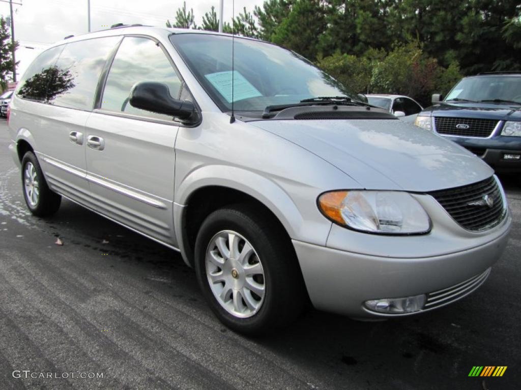 Bright Silver Metallic 2002 Chrysler Town & Country Limited Exterior Photo #38897690