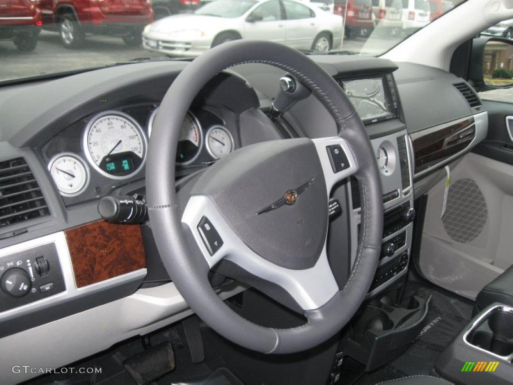 2010 Chrysler Town & Country Touring Dark Slate Gray/Light Shale Steering Wheel Photo #38899662