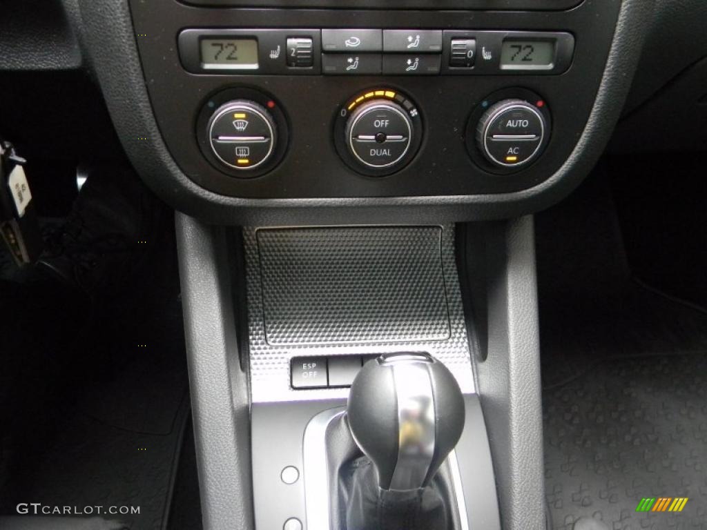 2008 Volkswagen R32 Standard R32 Model Controls Photo #38900354