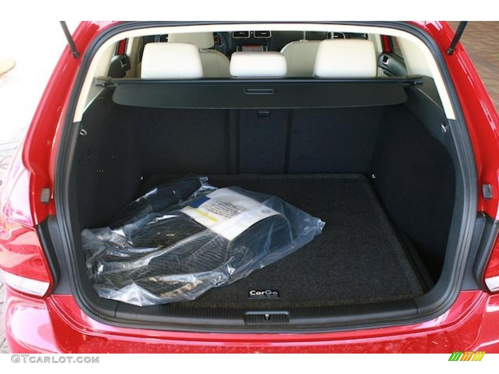 2011 Volkswagen Jetta TDI SportWagen Trunk Photo #38902318