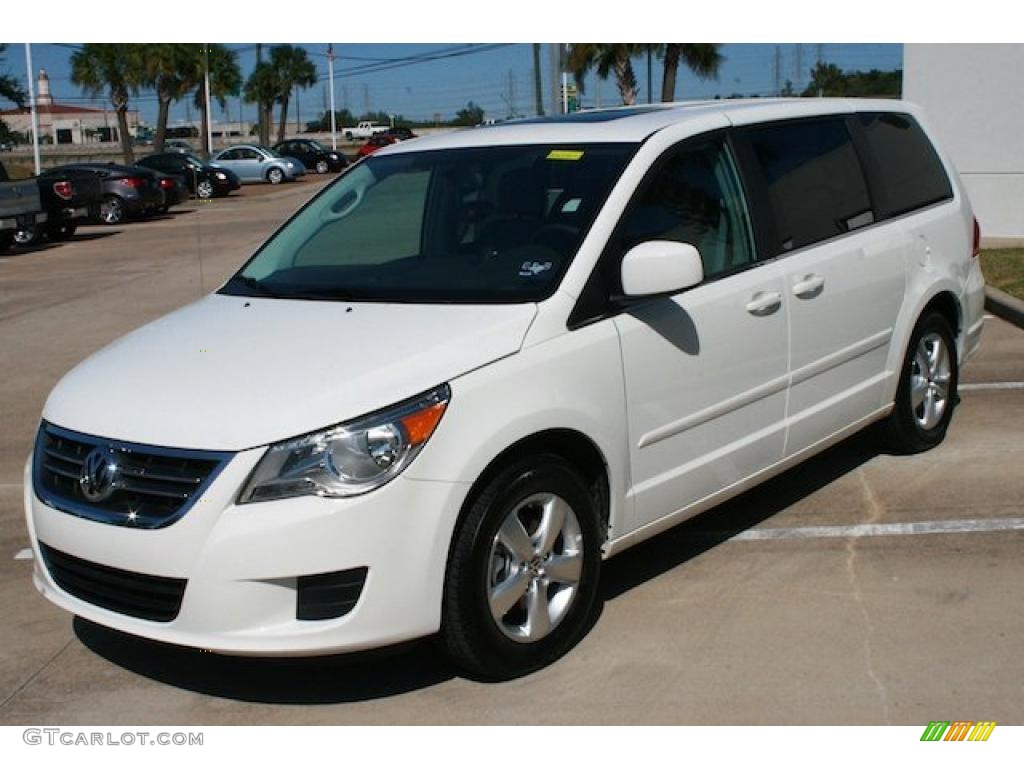 Calla Lilly White 2010 Volkswagen Routan SEL Exterior Photo #38903298