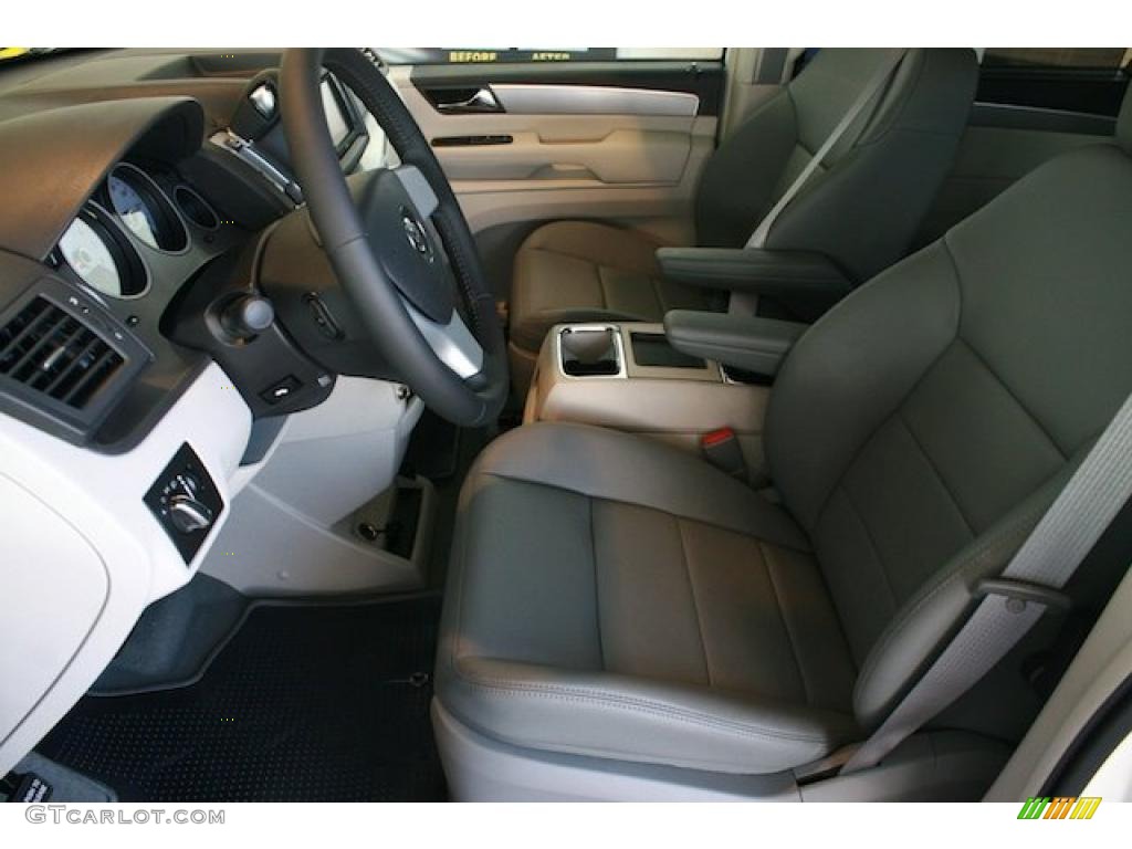 Aero Gray Interior 2010 Volkswagen Routan SEL Photo #38903342
