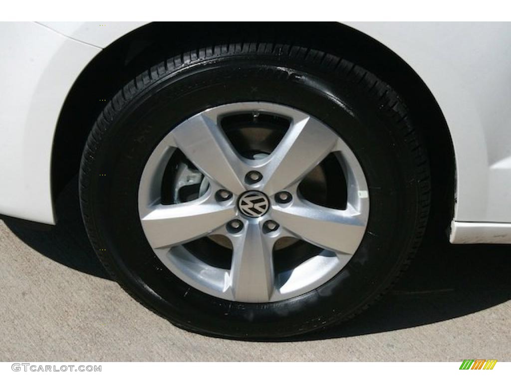 2010 Volkswagen Routan SEL Wheel Photo #38903410