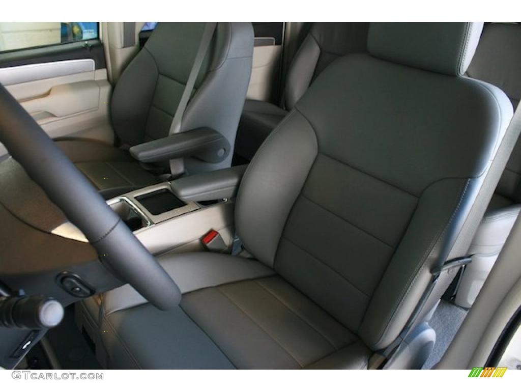 Aero Gray Interior 2010 Volkswagen Routan SEL Photo #38903496