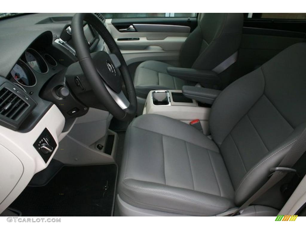 Aero Gray Interior 2010 Volkswagen Routan SEL Photo #38903714