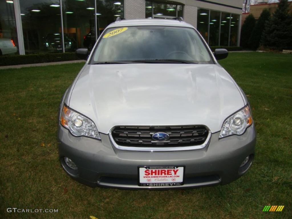 2007 Outback 2.5i Wagon - Brilliant Silver Metallic / Dark Charcoal Tweed photo #2