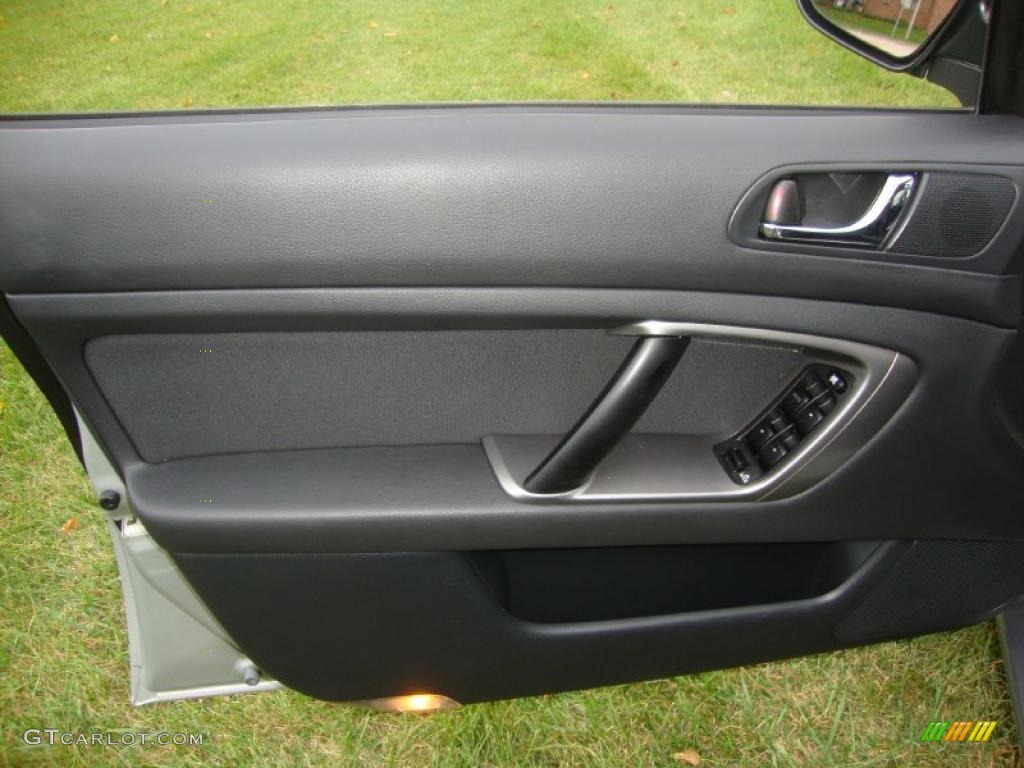 2007 Outback 2.5i Wagon - Brilliant Silver Metallic / Dark Charcoal Tweed photo #13