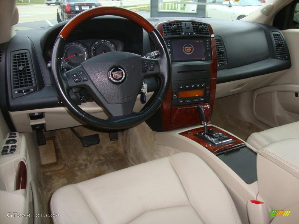 Light Neutral Interior 2004 Cadillac SRX V8 Photo #38904438