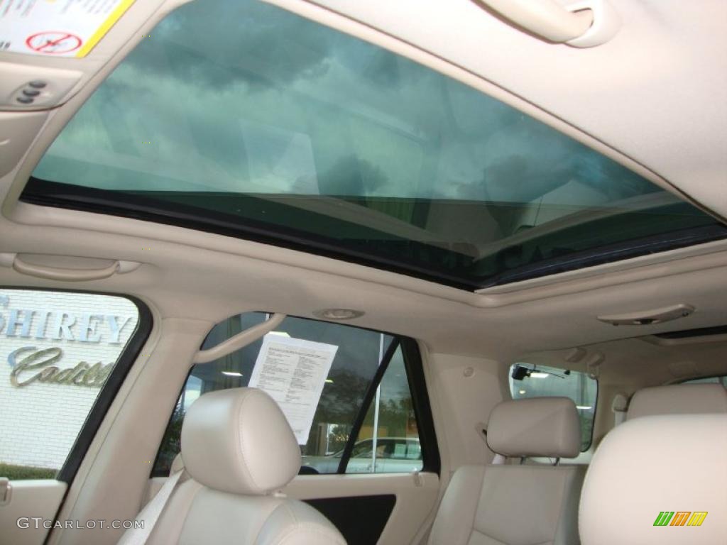2004 Cadillac SRX V8 Sunroof Photos