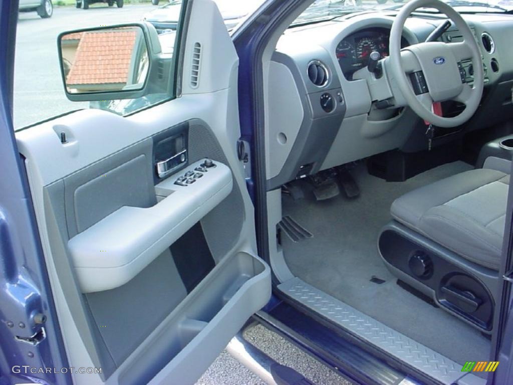 2006 F150 XLT SuperCrew - Medium Wedgewood Blue Metallic / Medium/Dark Flint photo #18