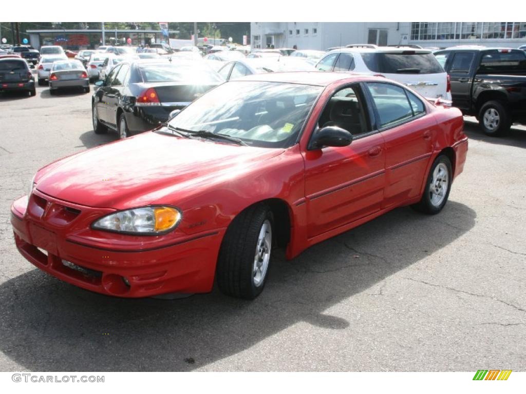 2004 Grand Am GT Sedan - Victory Red / Dark Pewter photo #1