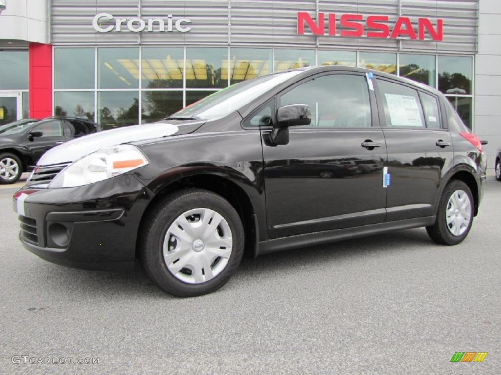 2011 Versa 1.8 S Hatchback - Espresso Black / Charcoal photo #1