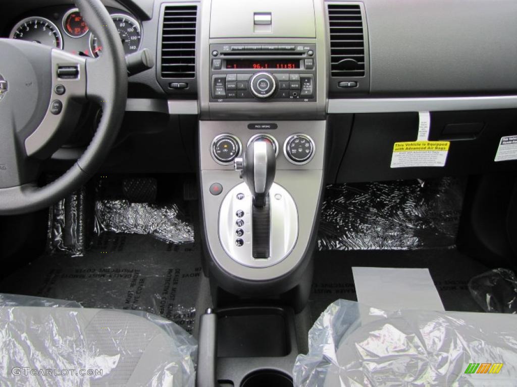 2011 Nissan Sentra 2.0 SR Xtronic CVT Automatic Transmission Photo #38910910