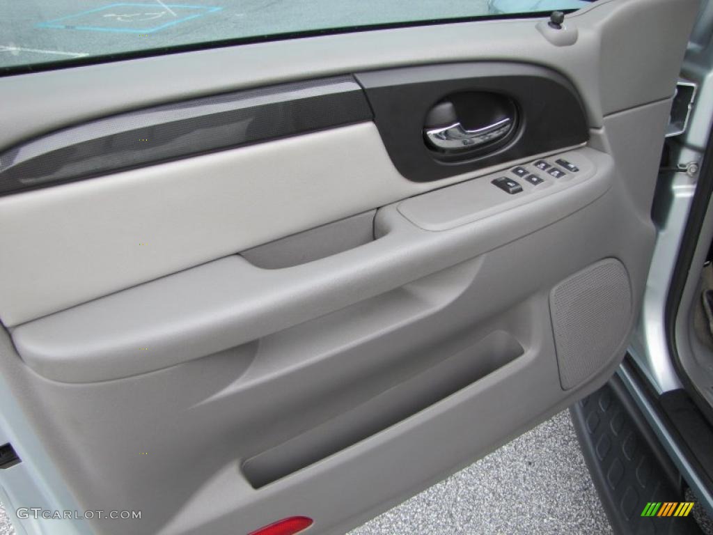 2008 GMC Envoy SLT Light Gray Door Panel Photo #38912498