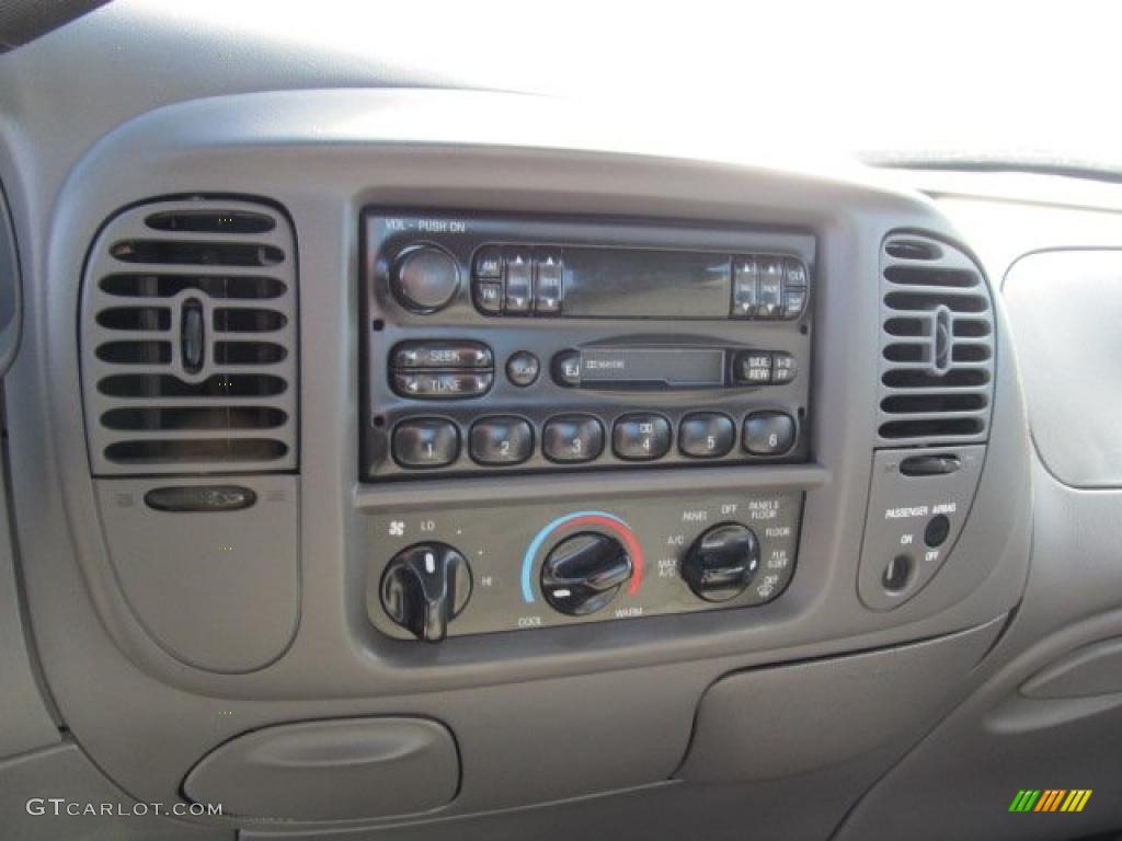 2002 Ford F150 XLT SuperCab 4x4 Controls Photo #38913234