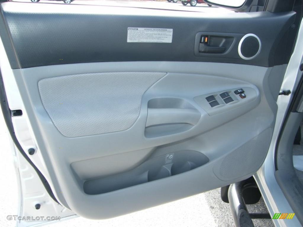 2006 Toyota Tacoma V6 PreRunner TRD Double Cab Graphite Gray Door Panel Photo #38913554