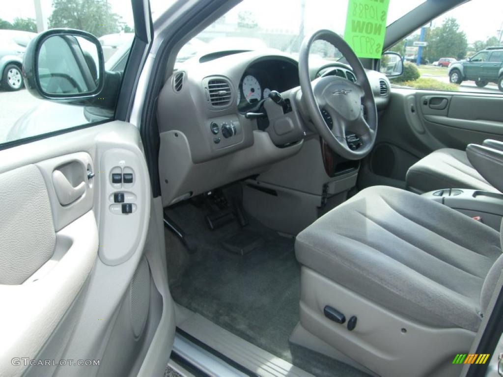 2002 Town & Country LX - Bright Silver Metallic / Sandstone photo #13