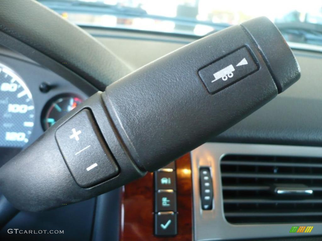 2010 Chevrolet Silverado 1500 LTZ Crew Cab 4x4 Controls Photo #38914426