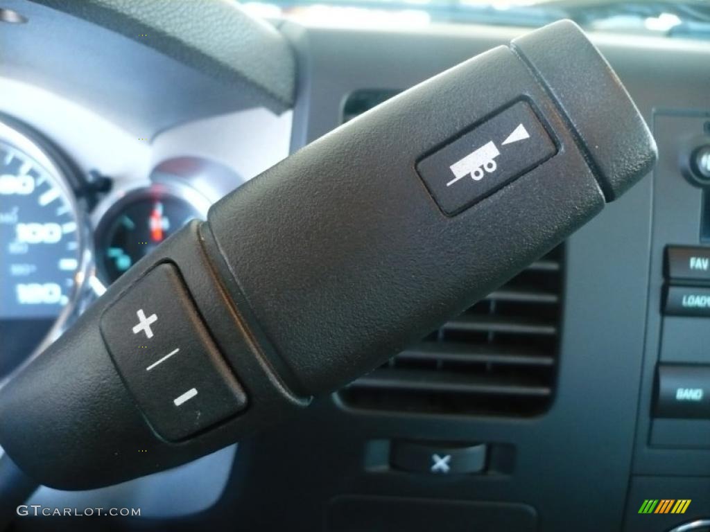 2009 Chevrolet Silverado 2500HD LT Extended Cab 4x4 Controls Photo #38914586