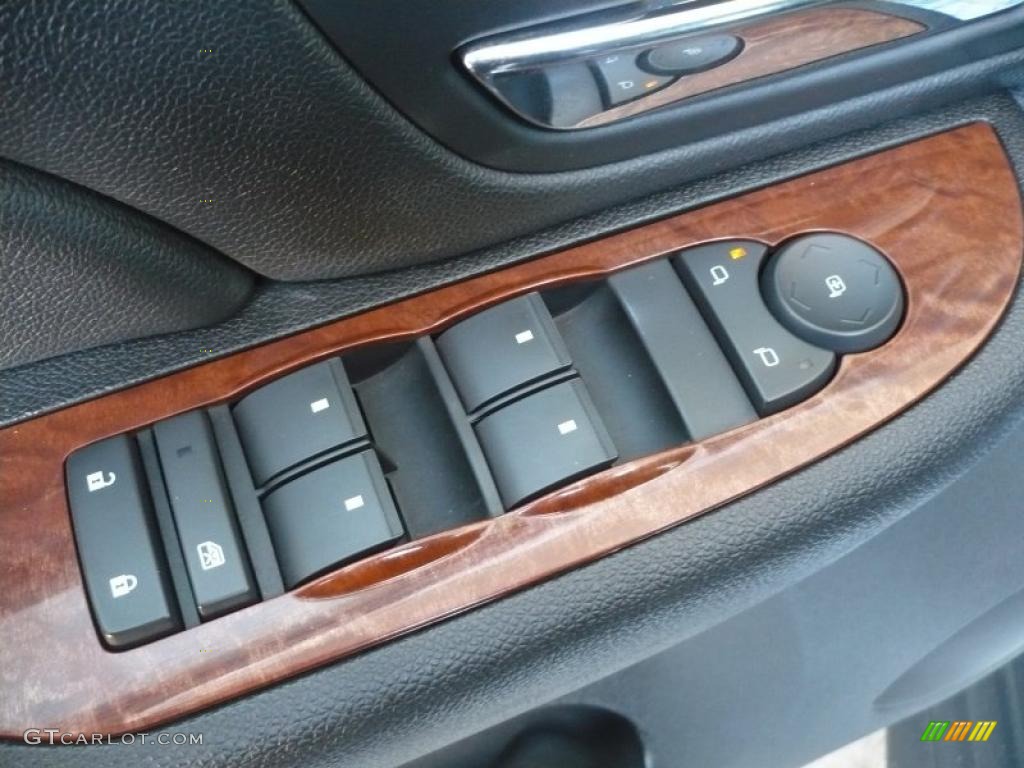 2008 GMC Yukon SLE 4x4 Controls Photo #38915126