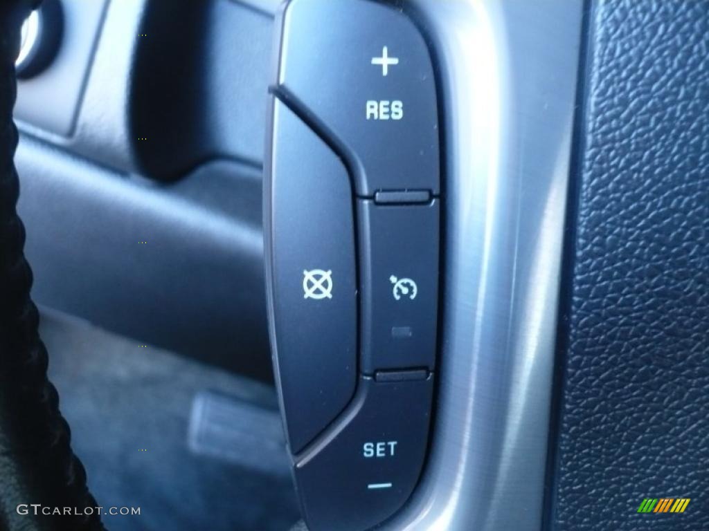 2008 GMC Yukon SLE 4x4 Controls Photo #38915194