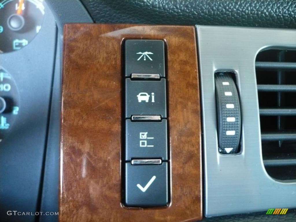 2008 GMC Yukon SLE 4x4 Controls Photo #38915206