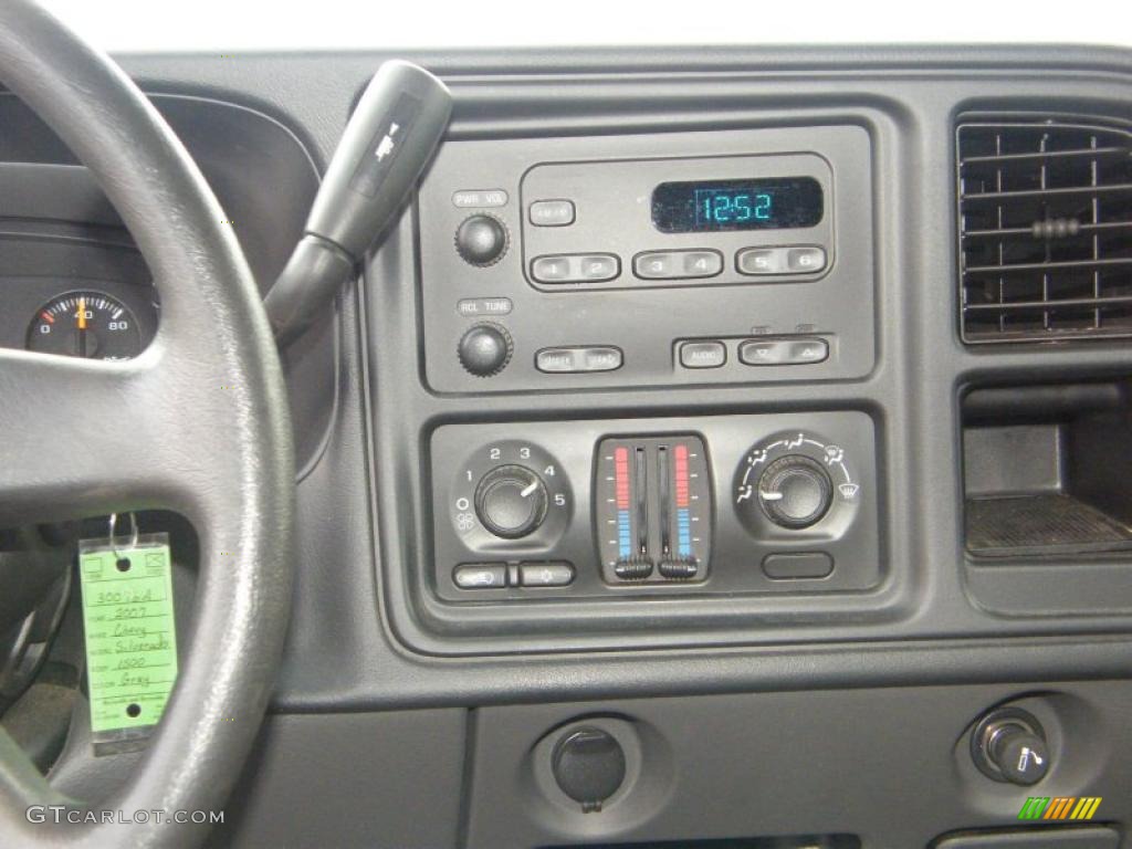 2007 Chevrolet Silverado 1500 Classic LS Extended Cab Controls Photos