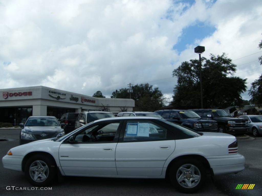 1995 Intrepid Sedan - White / Gray photo #2