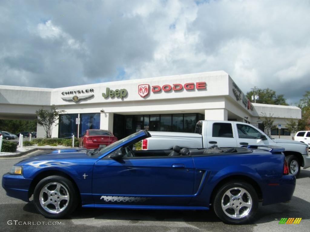 2003 Mustang V6 Convertible - Sonic Blue Metallic / Dark Charcoal photo #10