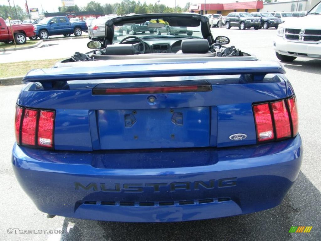2003 Mustang V6 Convertible - Sonic Blue Metallic / Dark Charcoal photo #11