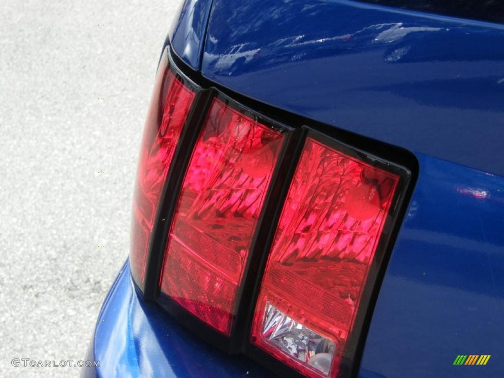 2003 Mustang V6 Convertible - Sonic Blue Metallic / Dark Charcoal photo #17