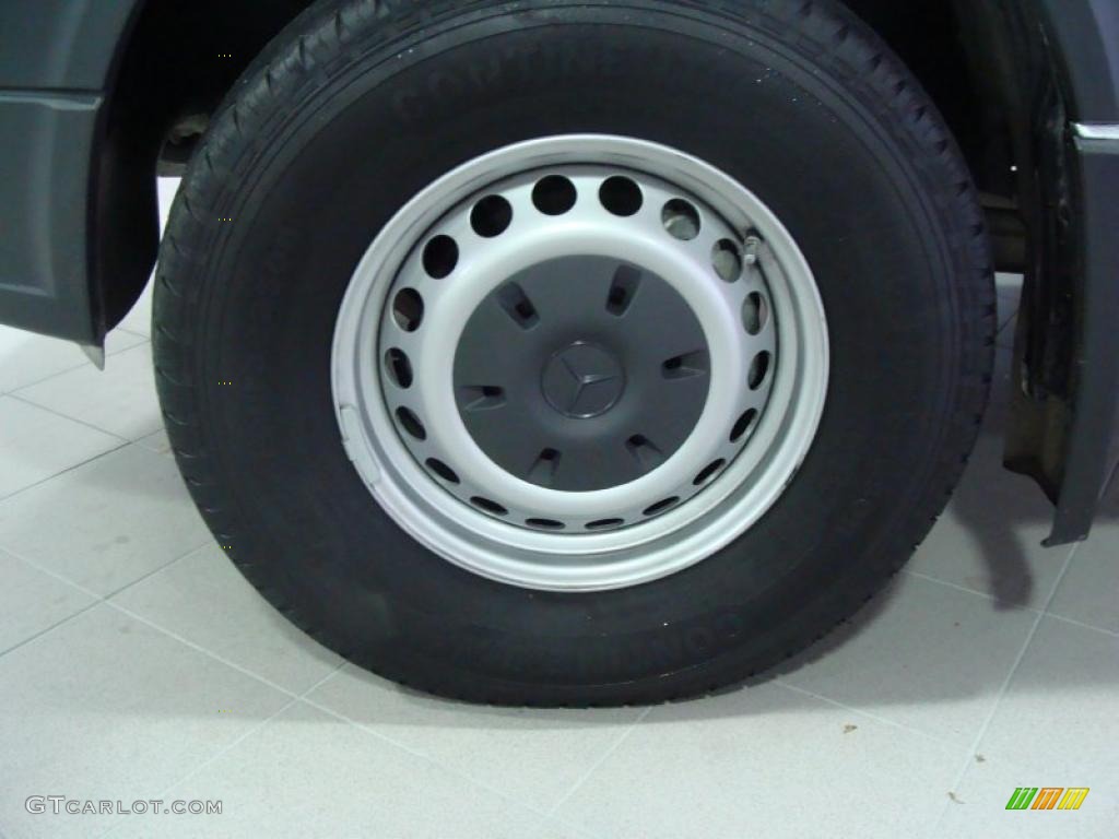 2010 Mercedes-Benz Sprinter 2500 Passenger Van Wheel Photo #38918442