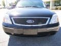 2005 Black Ford Five Hundred SE  photo #2