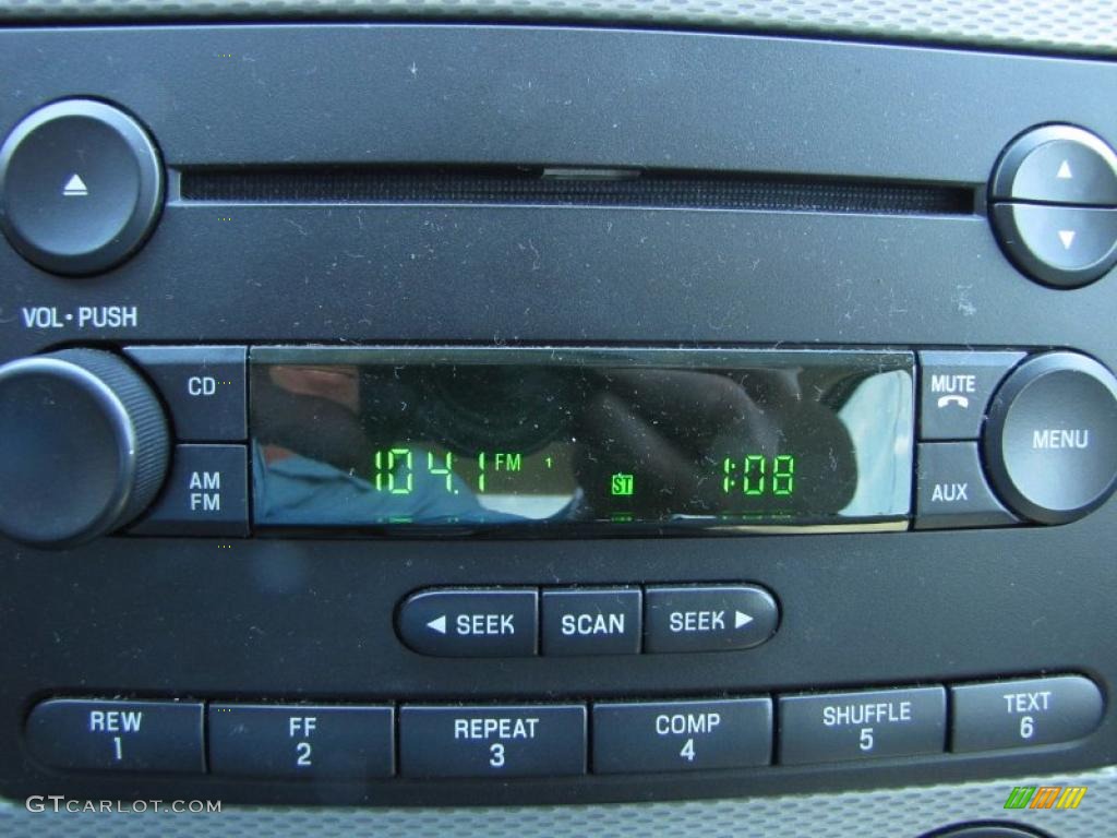 2005 Ford Five Hundred SE Controls Photos