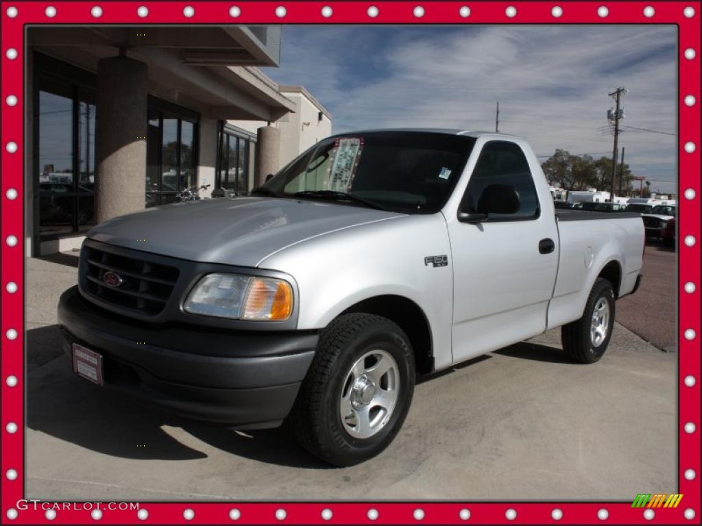 2002 F150 XL Regular Cab - Silver Metallic / Medium Graphite photo #1