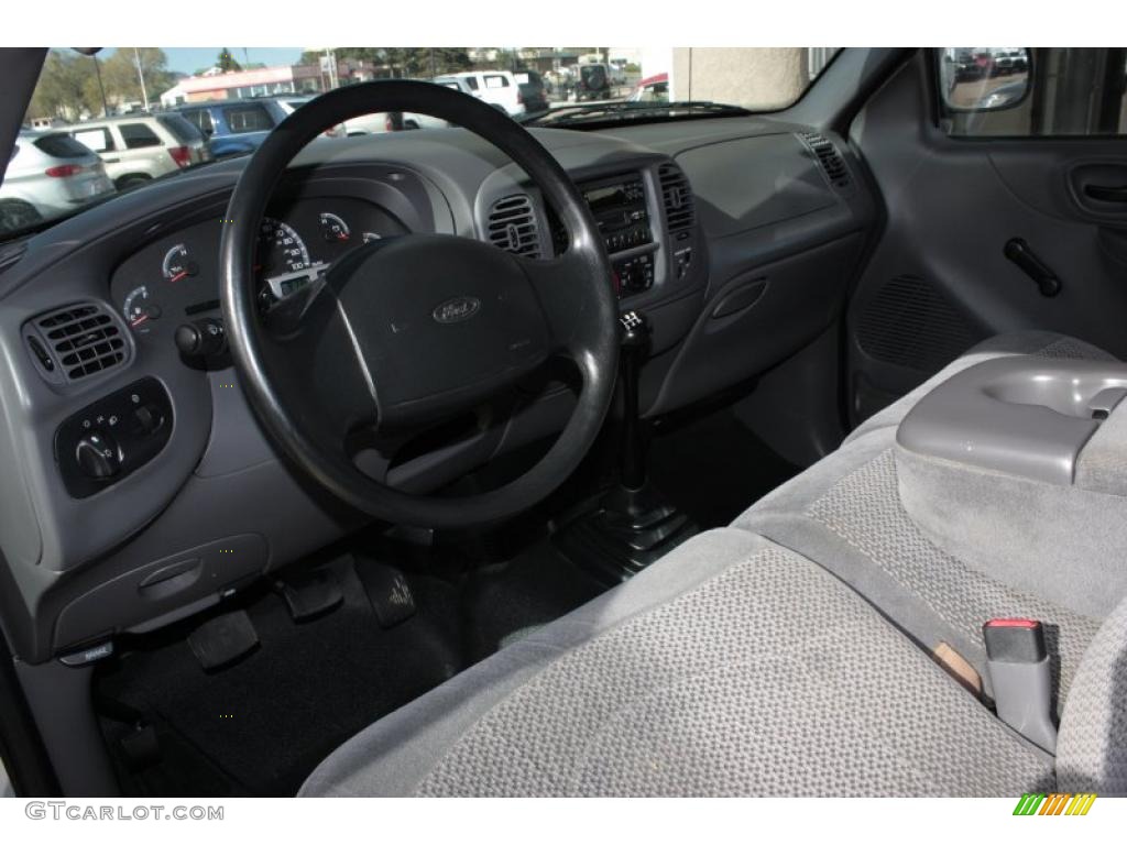 2002 F150 XL Regular Cab - Silver Metallic / Medium Graphite photo #6