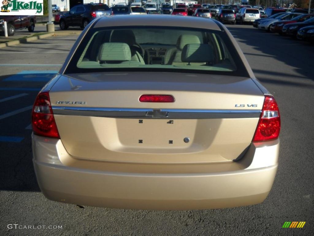 2005 Malibu LS V6 Sedan - Light Driftwood Metallic / Neutral Beige photo #4