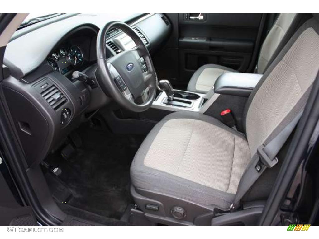 Medium Light Stone Interior 2009 Ford Flex SE Photo #38922210